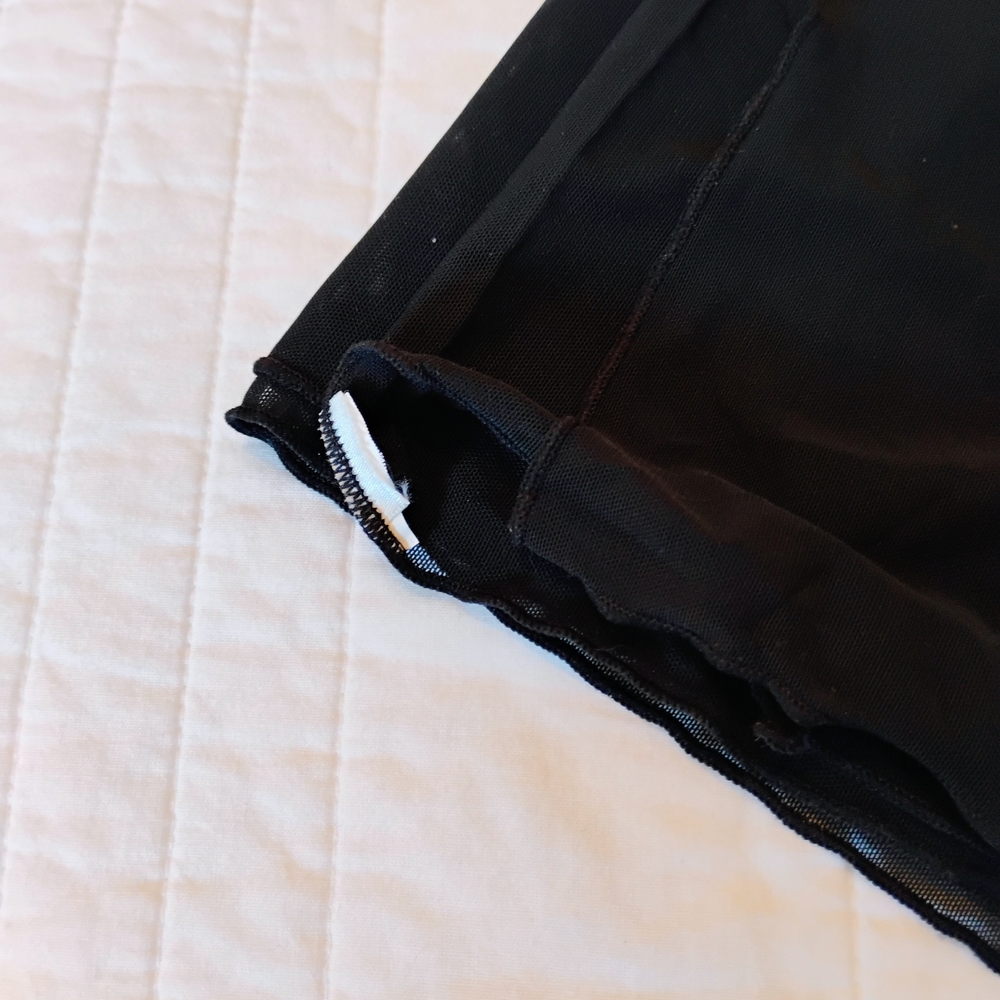 Floral Sarong Wrap in Black and Pink - Picture 10 of 10